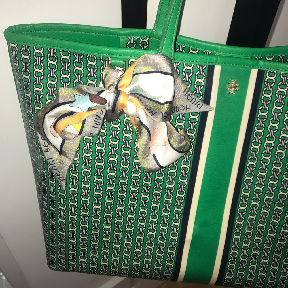 Henri Bendel Celestial Twilly Scarf 100% Silk - Picture 4 of 10